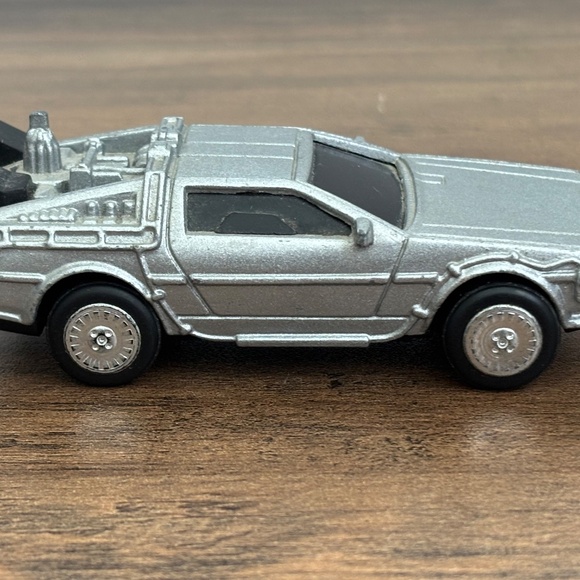 BACK TO THE FUTURE DeLorean Time Machine Car Metal Diecast Silver 4" - Picture 5 of 11